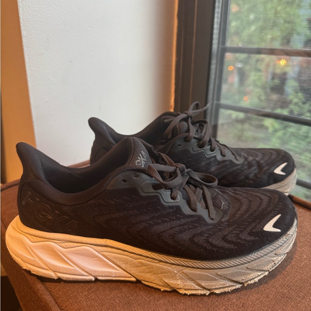 HOKA ARAHI sneakers